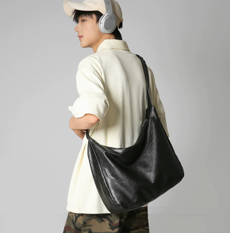 Soft leather large capacity shoulder bag