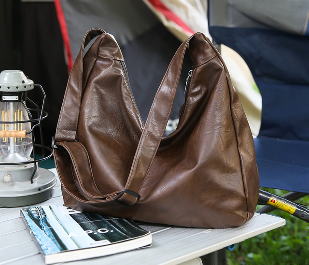 Soft leather large capacity shoulder bag