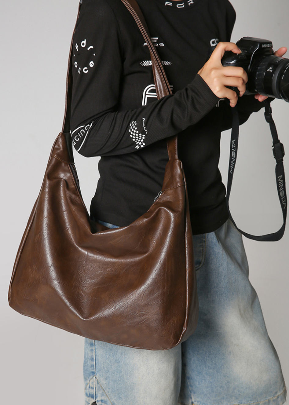 Soft leather large capacity shoulder bag