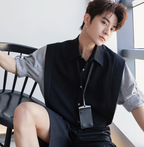 Fake two piece short sleeve shirt