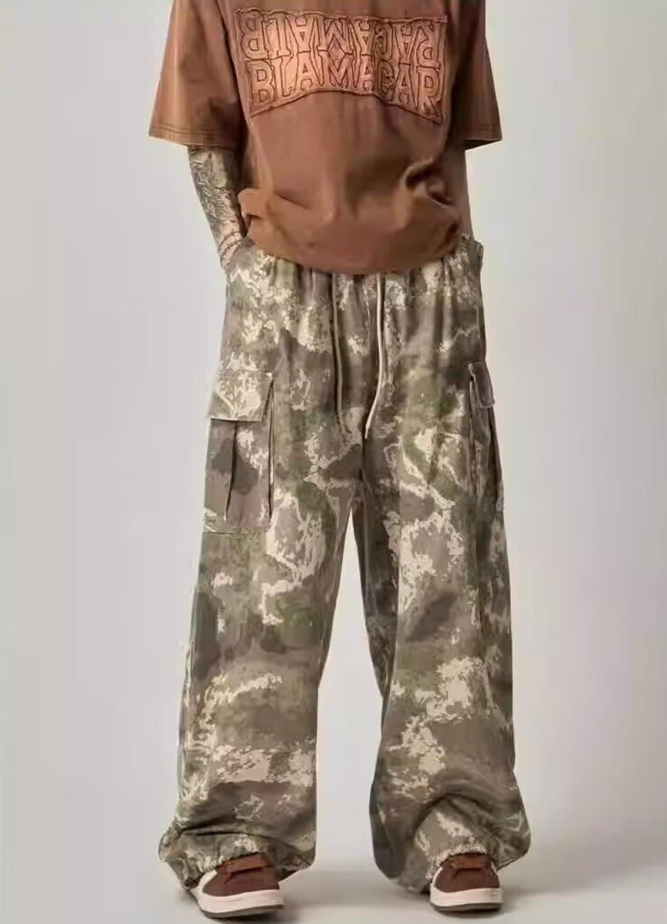 Camouflage pattern cargo pants