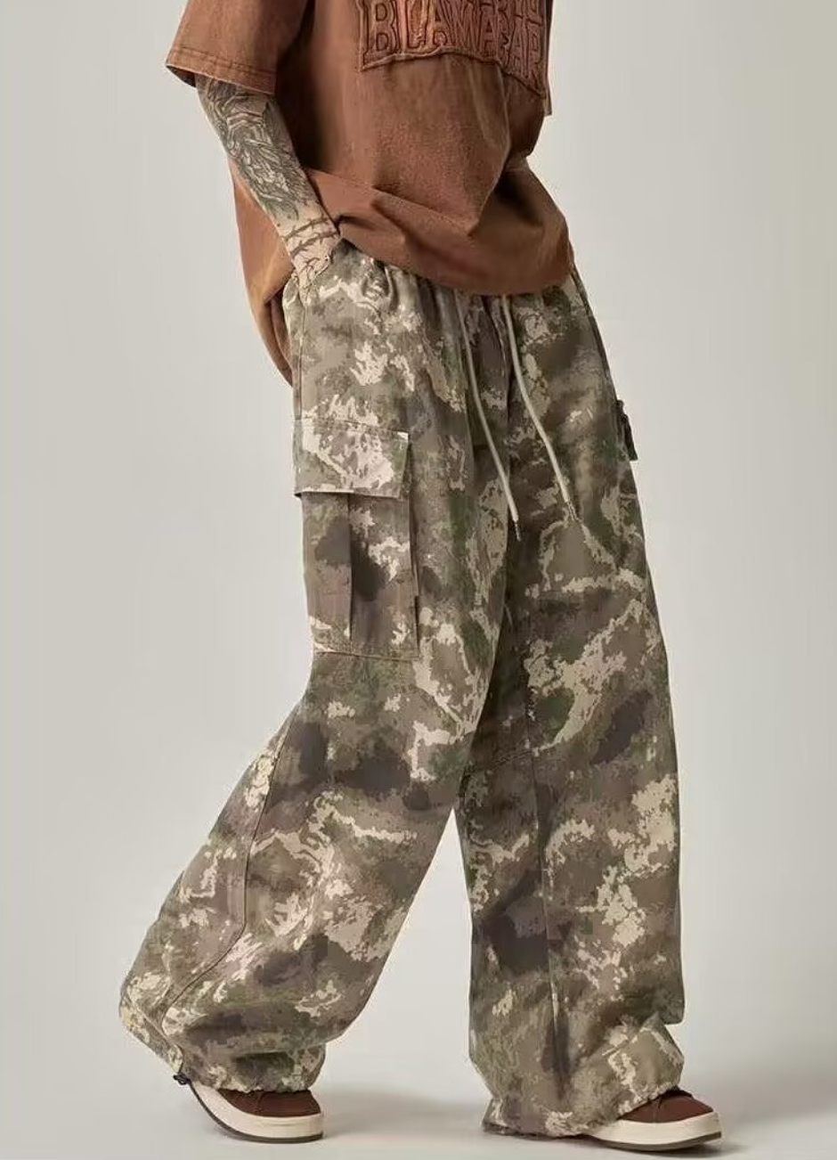 Camouflage pattern cargo pants