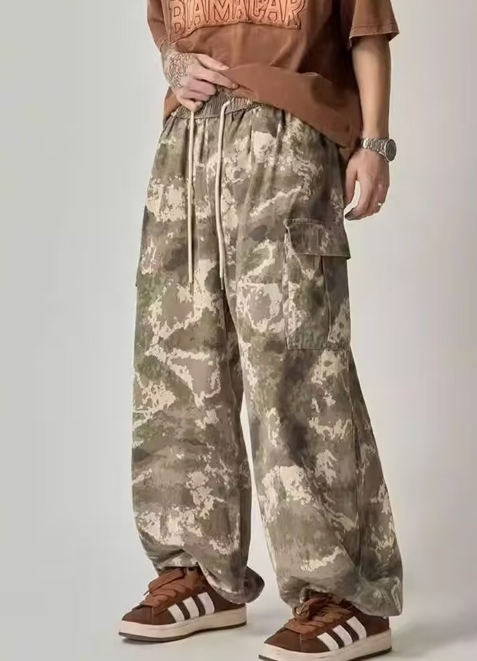 Camouflage pattern cargo pants