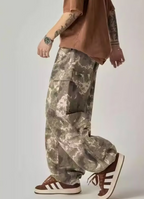 Camouflage pattern cargo pants