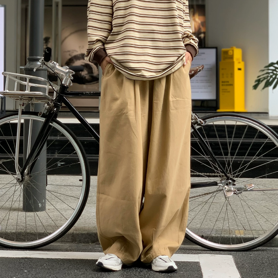 タック入りハイウエストパンツ