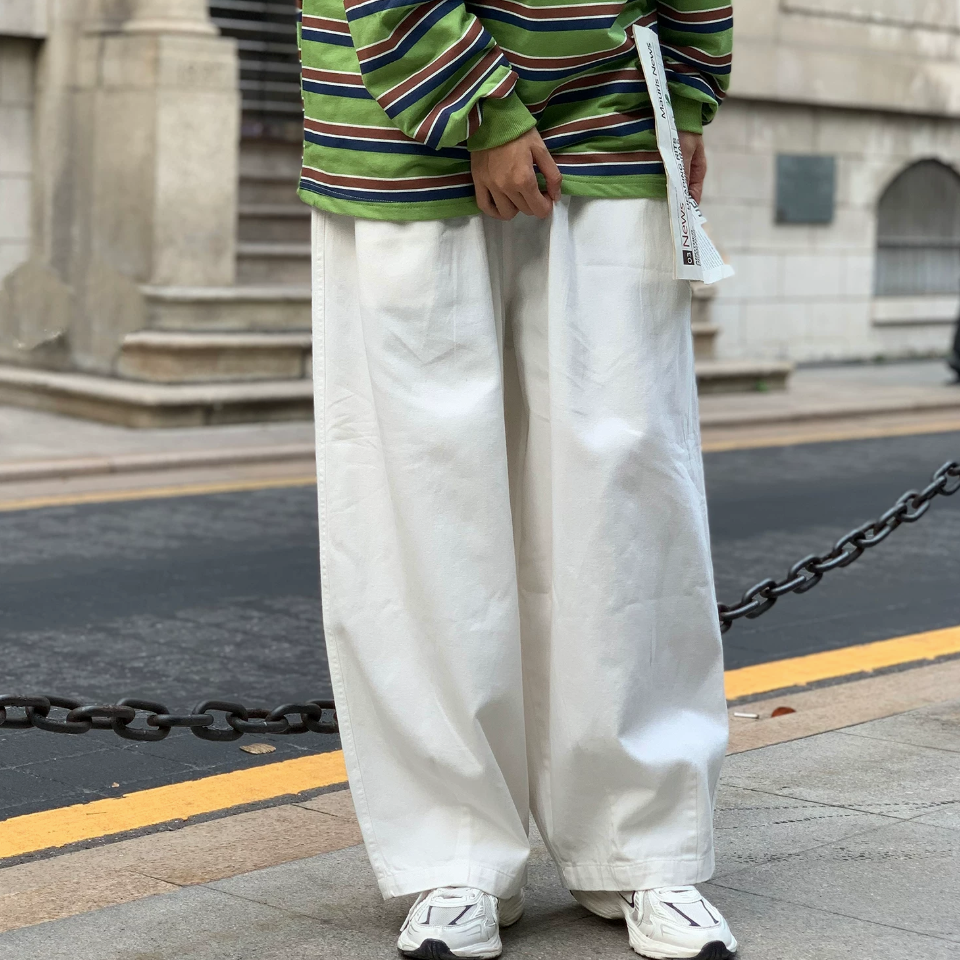 タック入りハイウエストパンツ