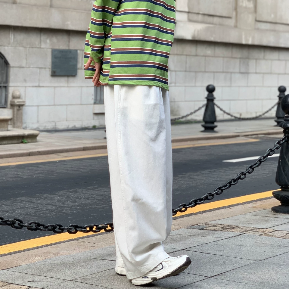 タック入りハイウエストパンツ