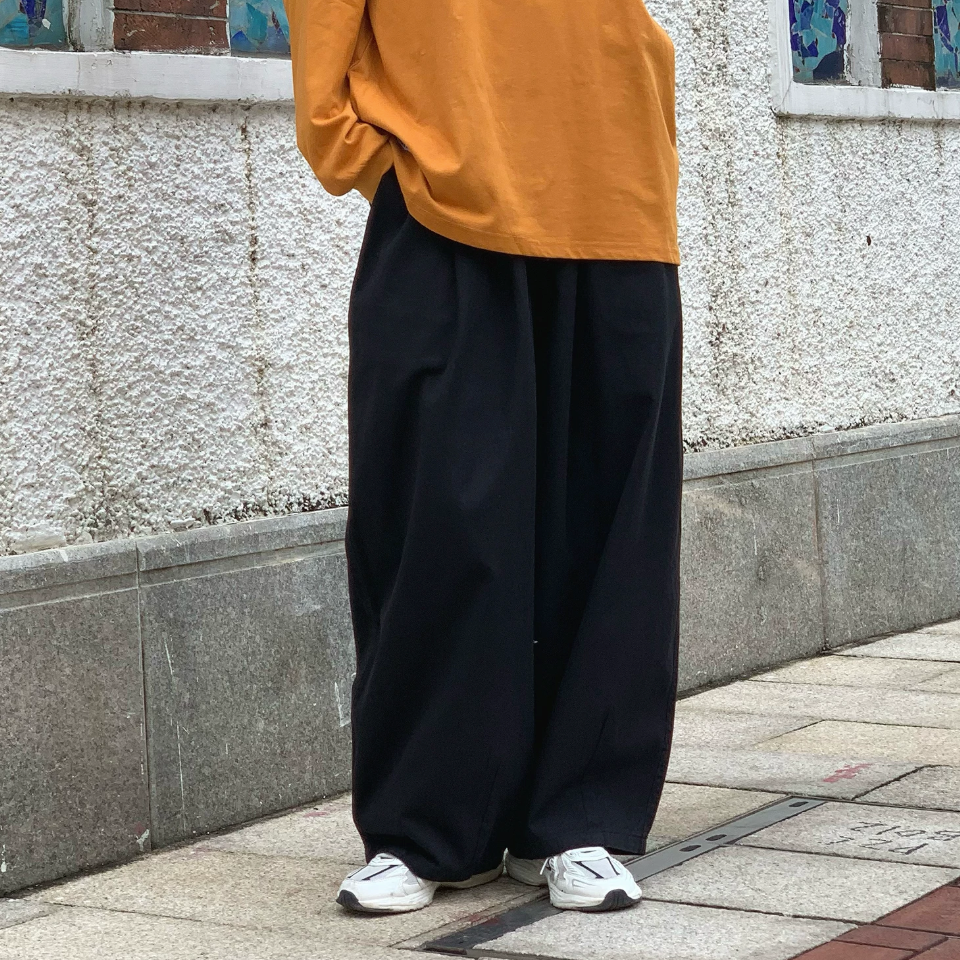 タック入りハイウエストパンツ