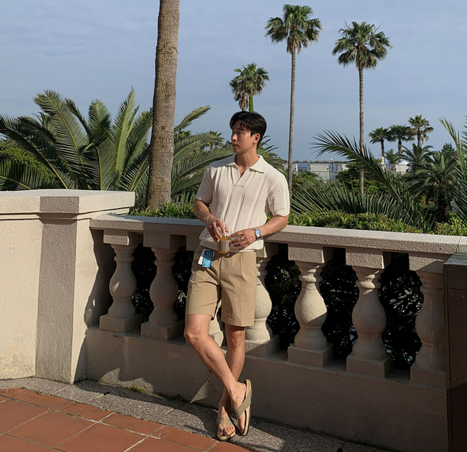 Short sleeve knit polo shirt