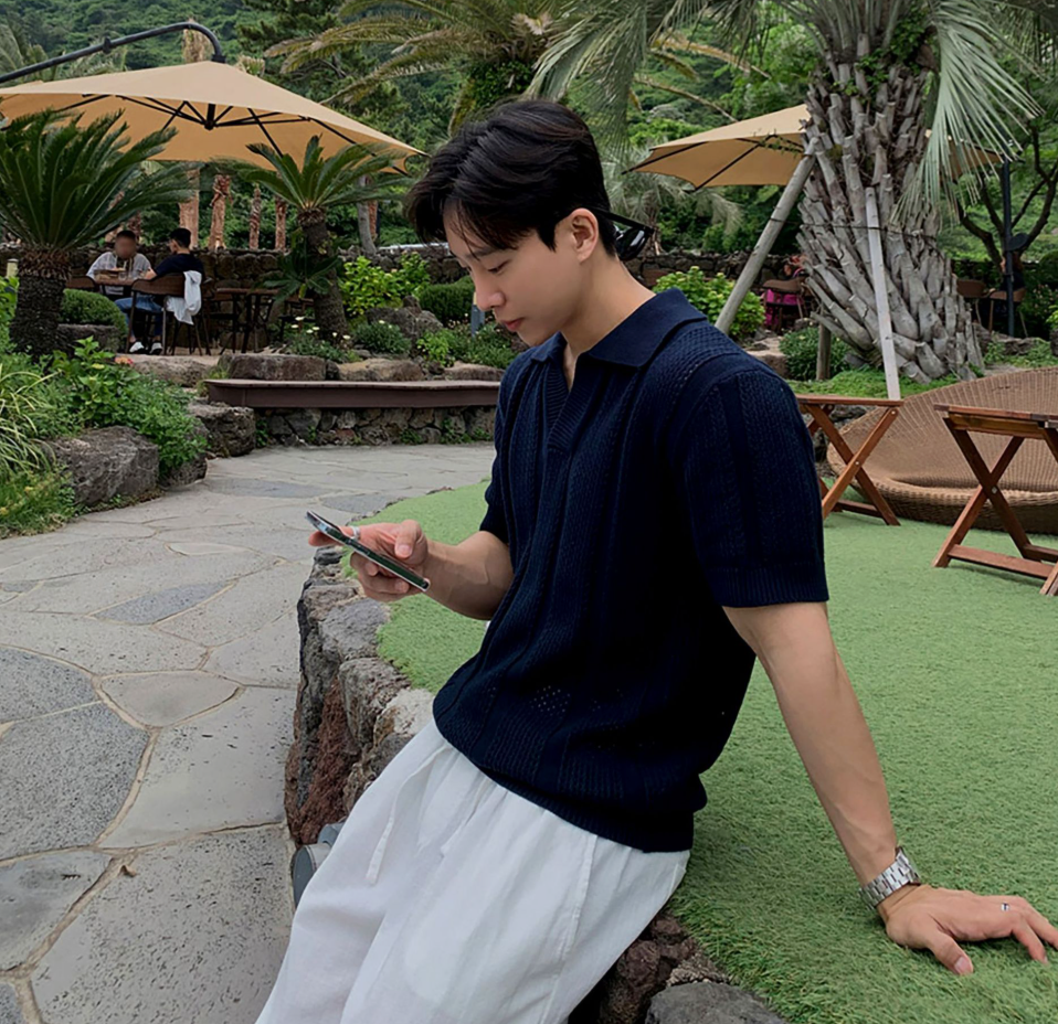 Short sleeve knit polo shirt