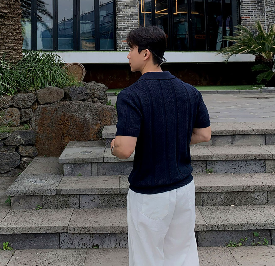 Short sleeve knit polo shirt