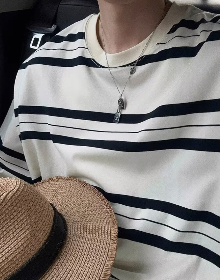 Oversized border short sleeve T-shirt