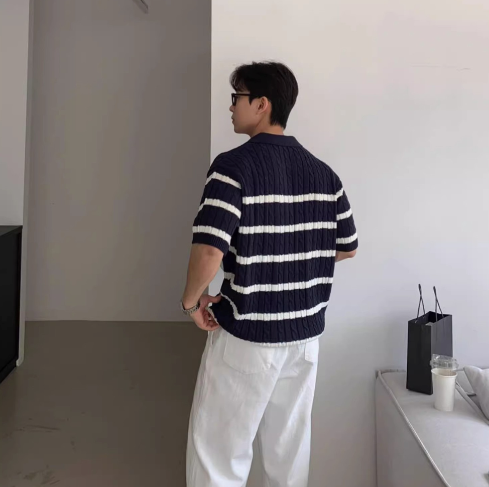 V-neck knit polo shirt