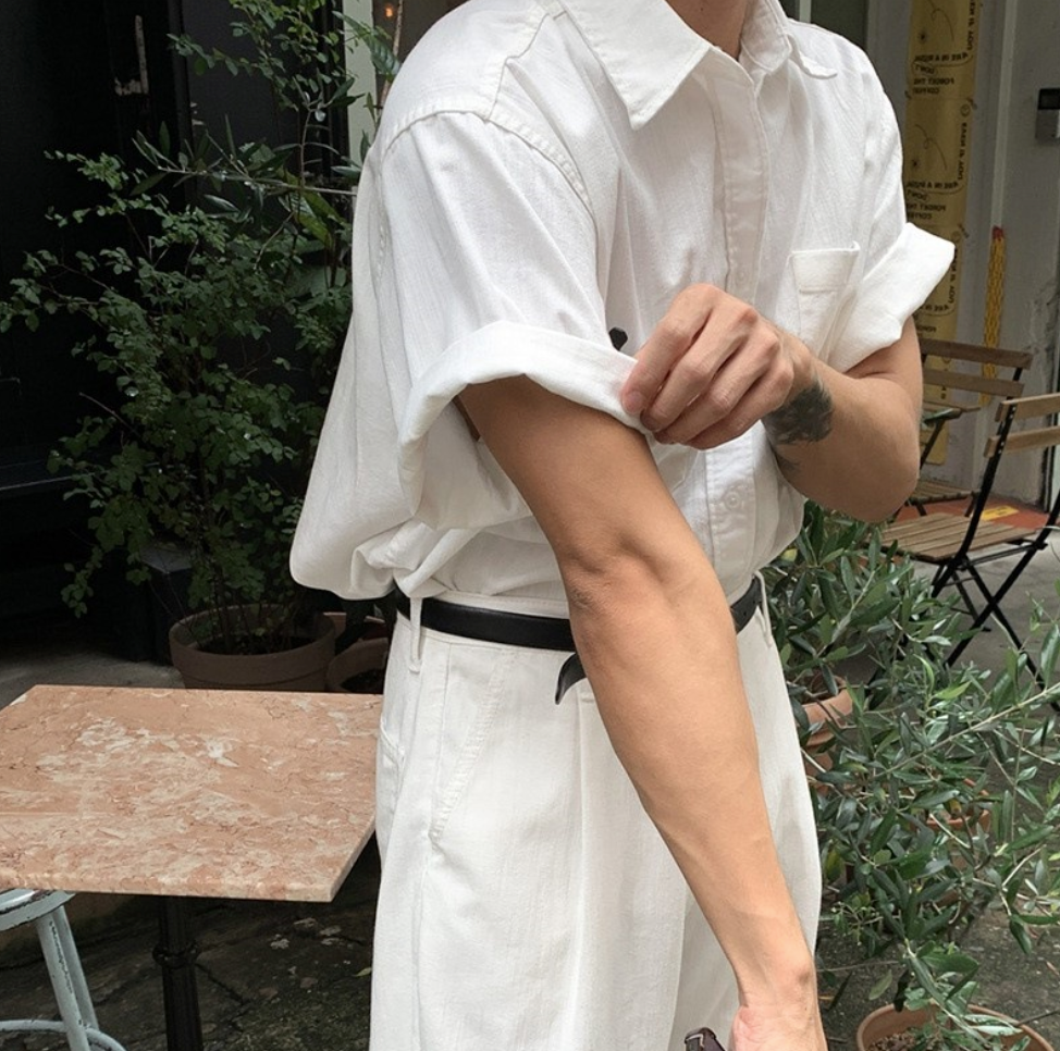 Simple short sleeve shirt