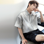 Leaf embossed short sleeve shirt