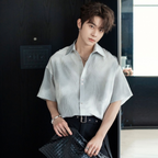 Leaf embossed short sleeve shirt