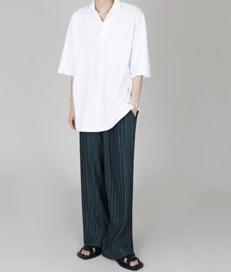 Pleated straight pants