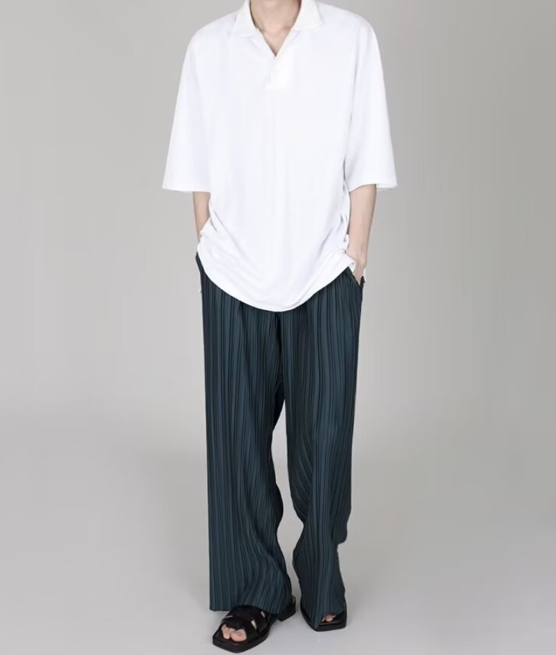 Pleated straight pants