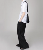 Pleated straight pants