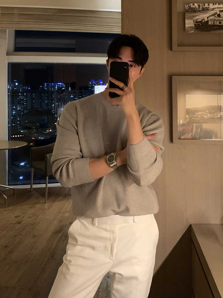 Pullover sweater