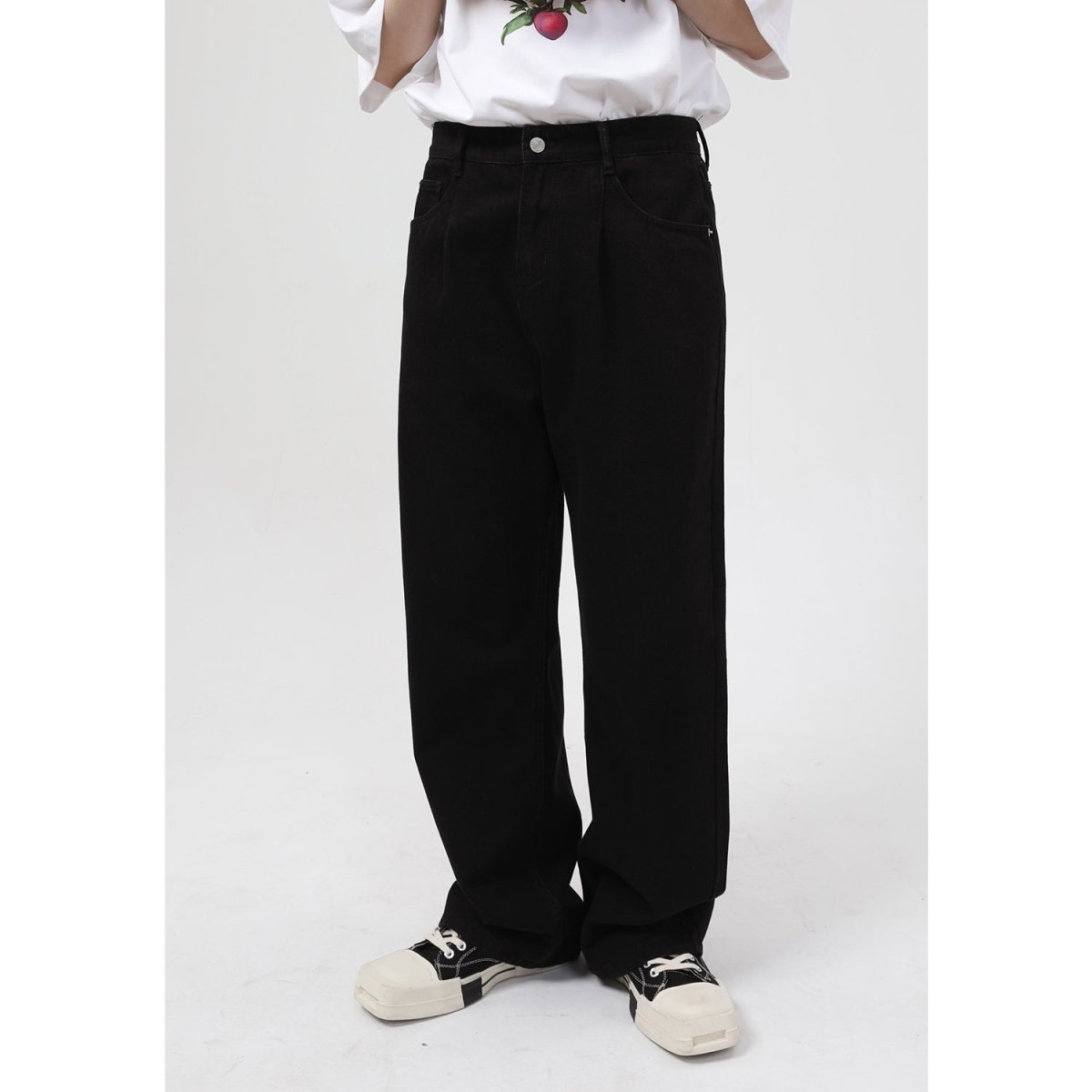 Straight casual jeans