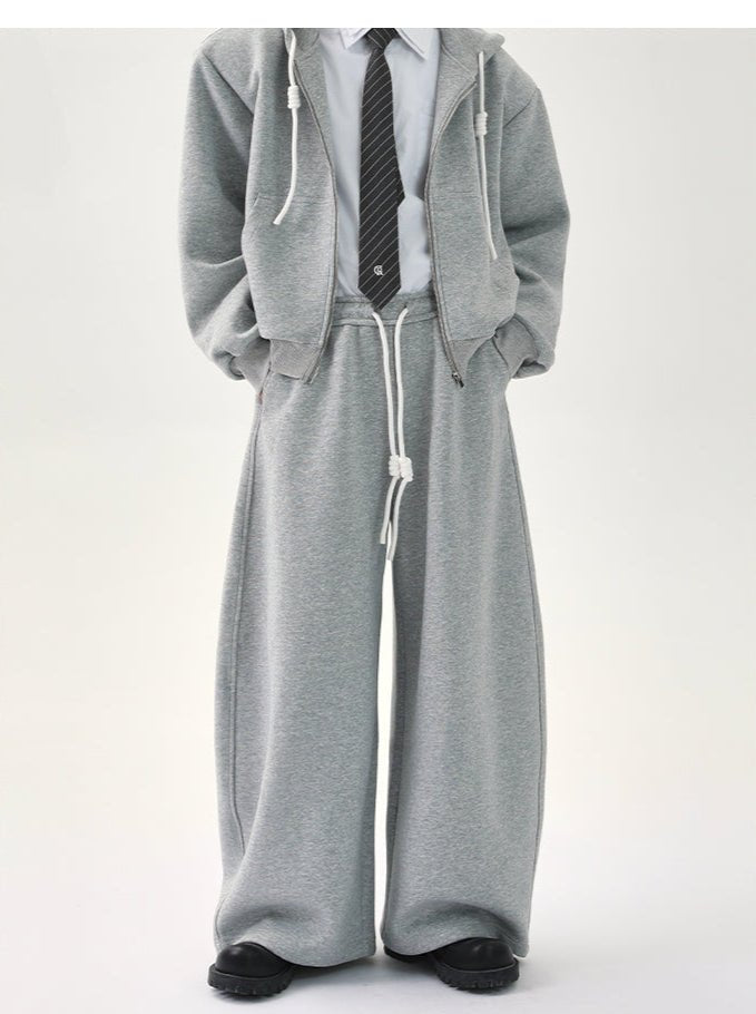 Wide sweatpants